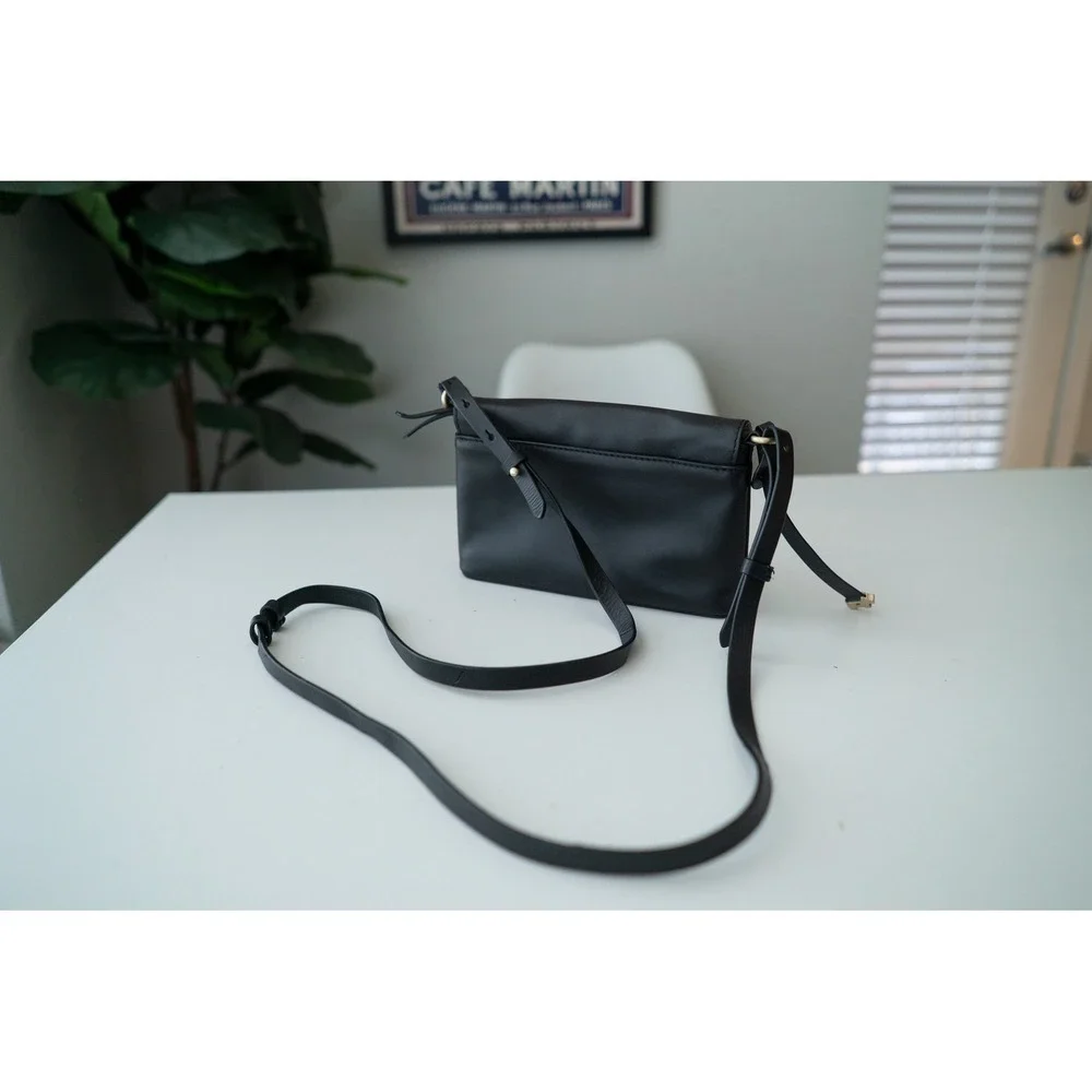 Radley London Womens Crossbody Bag Flap Bovine Leather Black Small Minimalist